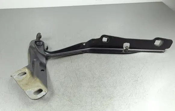 Engine bonnet/hood hinges