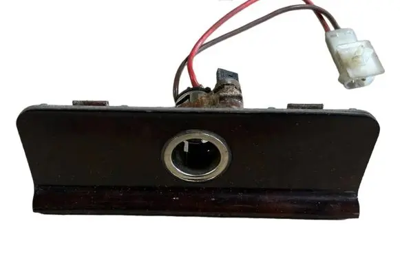 BMW 7 E38 Cigarette lighter front 