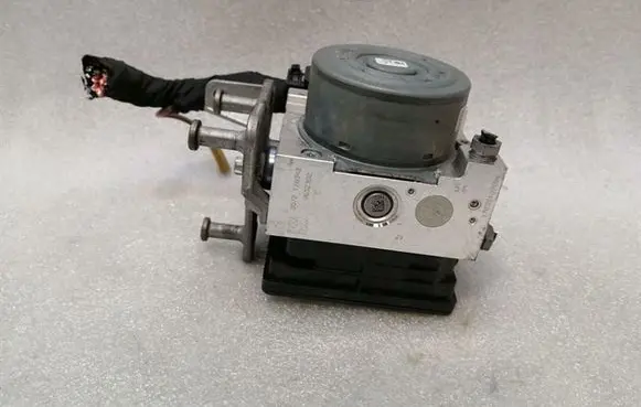 Mercedes-Benz C W205 ABS Pump A2534310500