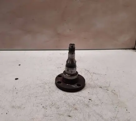 Volkswagen Golf III Stub axle 