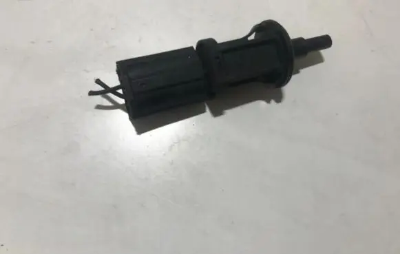 Volvo 850 Bonnet alarm switch sensor yue100350