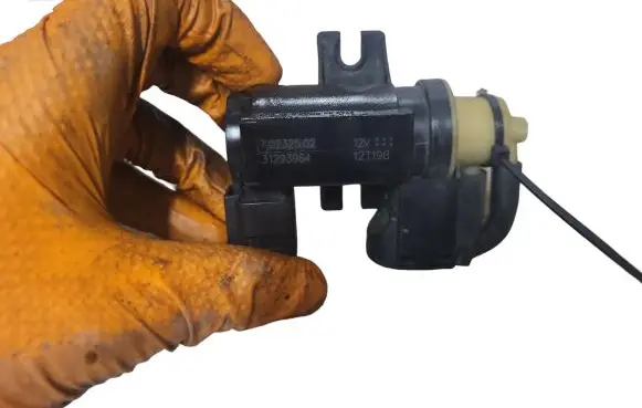 Volvo V60 Turbo solenoid valve 70232502 31293964