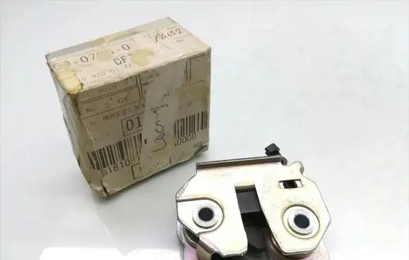 Mercedes-Benz CLS C219 Front door lock