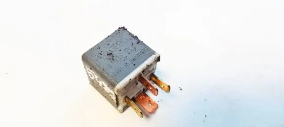 Volkswagen Golf III Other relay 141951253B