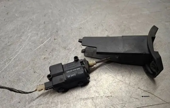Opel Signum Fuel tank cap lock motor 24438209