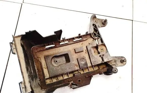 Skoda Octavia Mk2 (1Z) Battery box tray 1K0915333C