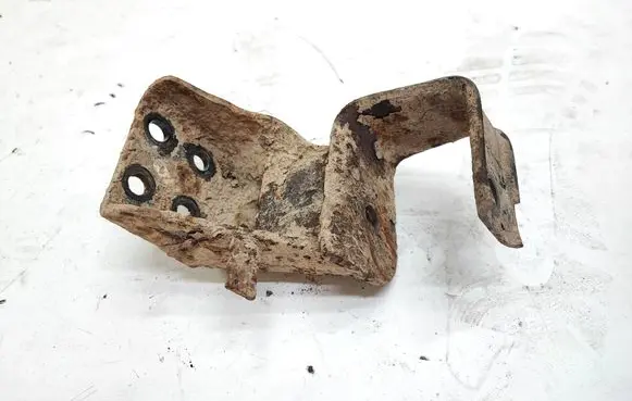 Subaru Libero Engine mounting bracket 