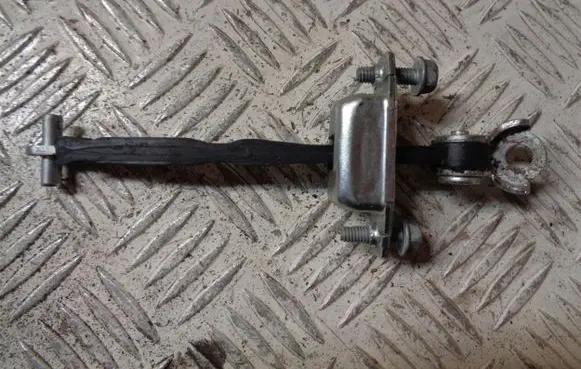 Suzuki Vitara (LY) Front door check strap stopper 