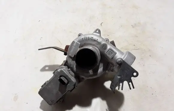 Mercedes-Benz GLA W156 Turbo A6510900586