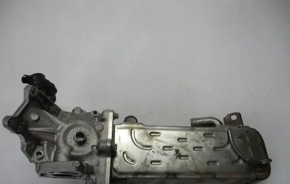 BMW 2 Active Tourer U06 other engine part A6511400002