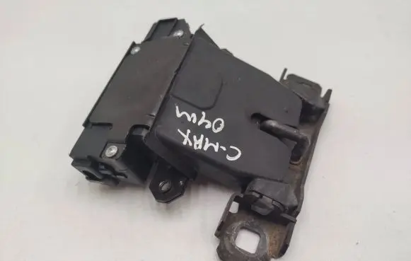 Loading door lock
