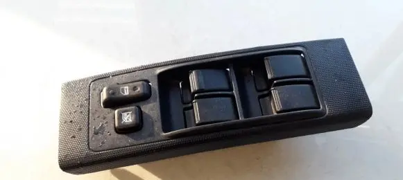 Toyota Corolla Verso AR10 Electric window control switch 848200F010 84820-0F010