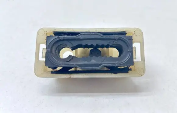 Citroen Berlingo Radiator mount bracket 9800613580