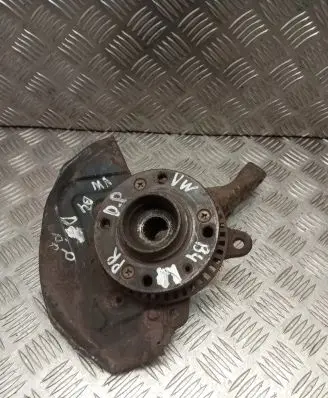 Volkswagen PASSAT B4 Front wheel hub