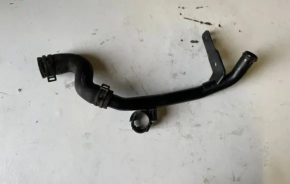 Volkswagen PASSAT B7 Engine coolant pipe/hose 03L122157K