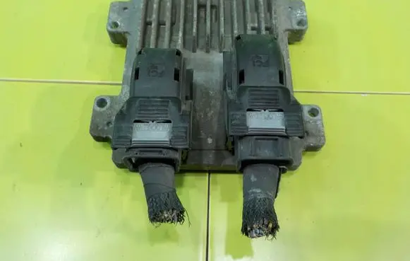 Opel Astra J Engine control unit/module 12647212