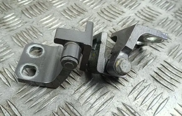 Rear door hinge set