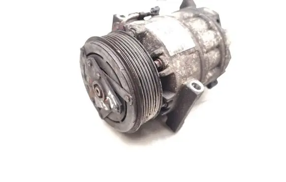 Opel Vivaro Air conditioning (A/C) compressor (pump) 8200848916