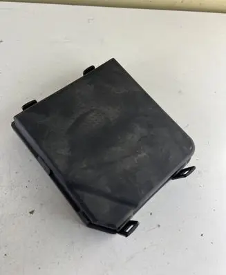 Nissan Qashqai Fuse box cover 