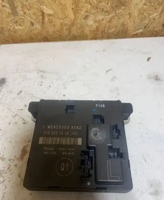 Mercedes-Benz E W211 Door control unit/module 2198203526 00005031