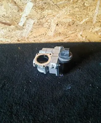 Nissan Note (E11) Throttle valve 57602