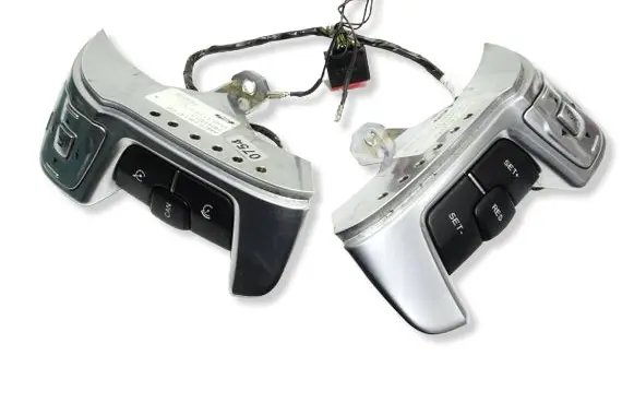 Ford Mondeo MK IV Steering wheel buttons/switches AM2T14K147CB AM2T14K147EA