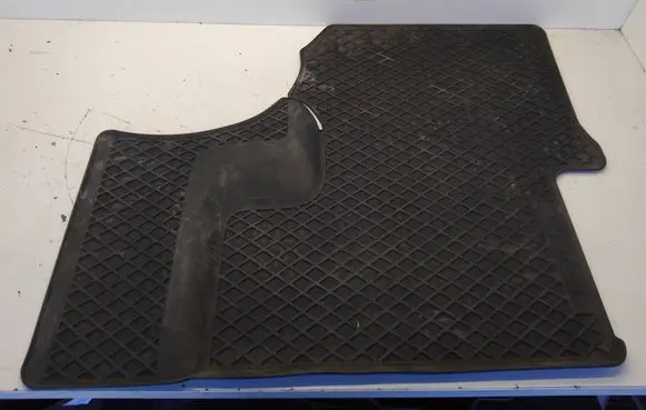 Mercedes-Benz Sprinter W906 Front floor mat B66570012
