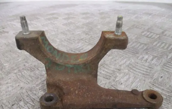 Volvo C30 Engine mount bracket 31259313