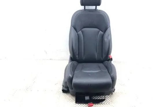 Audi Q8 Front passenger seat 
