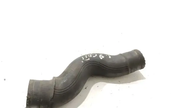 Opel Zafira B Intercooler hose/pipe 55557037