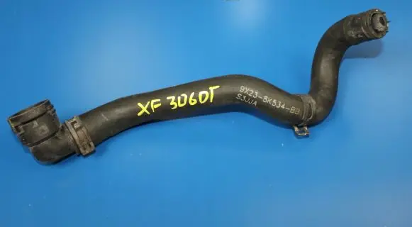 Land Rover Range Rover Sport L320 Engine coolant pipe/hose