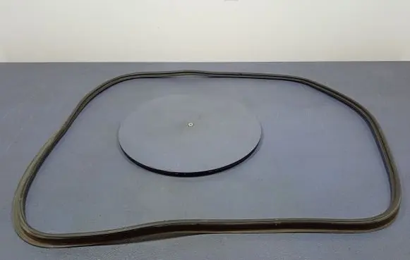 Trunk rubber seal (body)