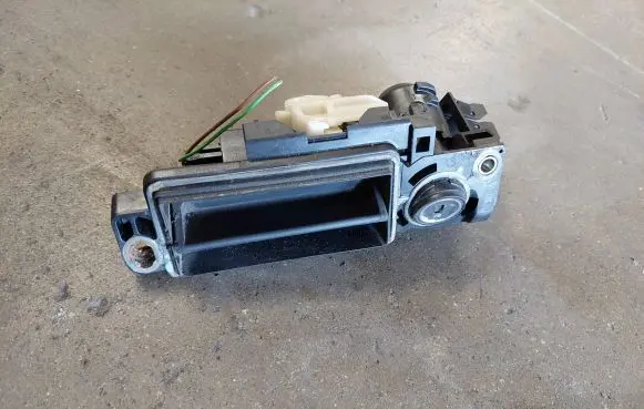 Mercedes-Benz CLK A209 C209 Tailgate/trunk/boot exterior handle A2037500693
