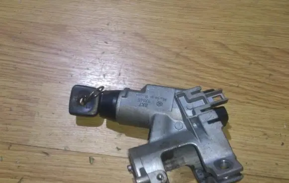 Seat Toledo I (1L) Ignition lock 357905851