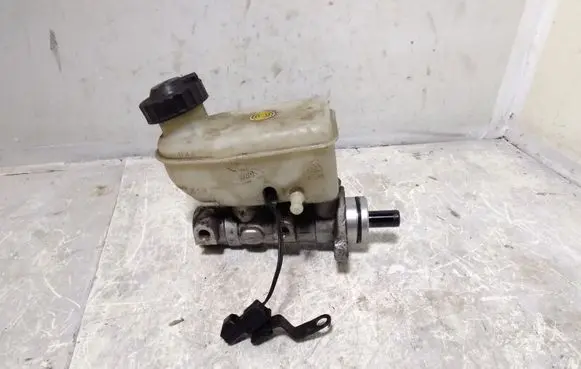 KIA Sorento Master brake cylinder
