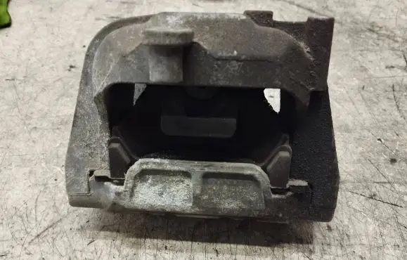 Volkswagen Golf V Engine mount bracket 1K0199262AS