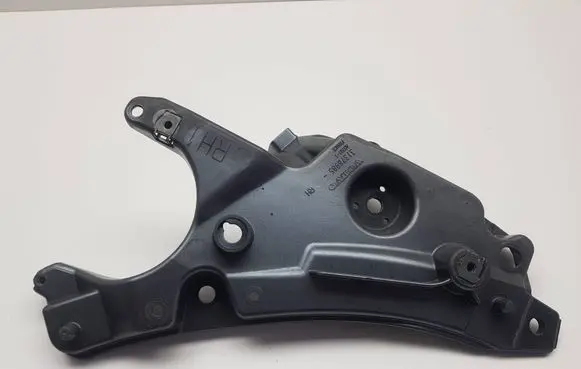 Volvo S90, V90 Fender mounting bracket 31378985 AD7011
