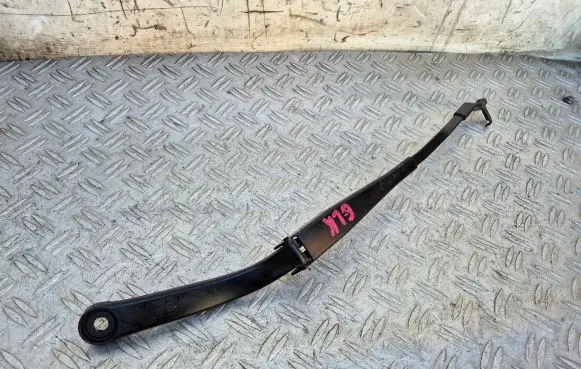 Mercedes-Benz GLK (X204) Front wiper blade arm A2048200944