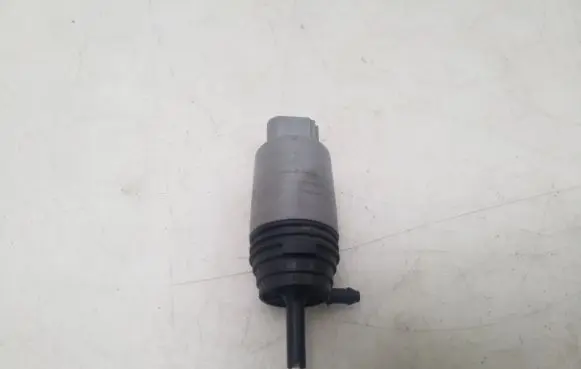 BMW 5 E60 E61 Windscreen/windshield washer pump 6934159