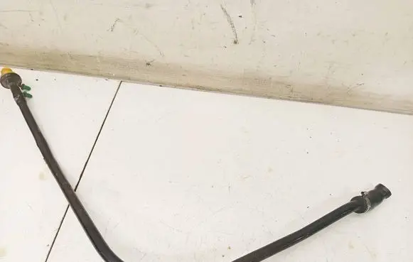 Audi 80 90 S2 B4 Fuel line pipe