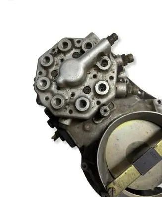 Mercedes-Benz SL R107 Fuel distributor 0438101018 MT0005