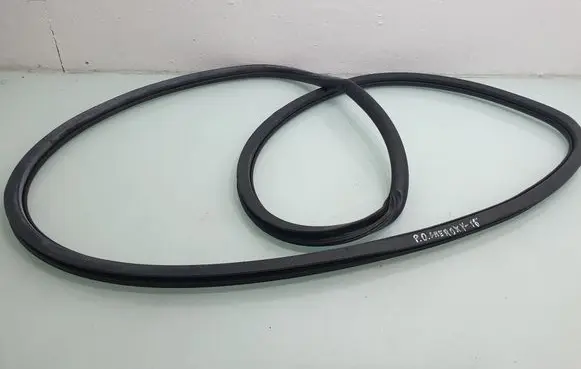 Jeep Cherokee Front door rubber seal 