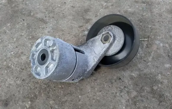 KIA Magentis Alternator belt tensioner 
