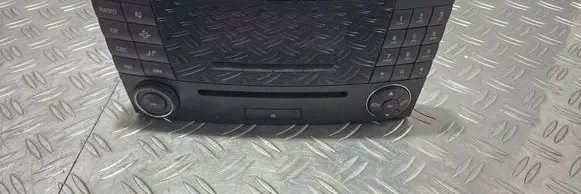 Mercedes-Benz E W211 Radio/CD/DVD/GPS head unit A2118702889 MF2770