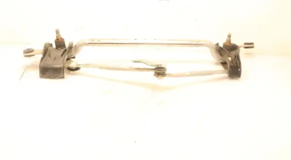 Mazda 3 III Front wiper linkage 