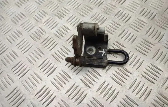 Volkswagen Transporter - Caravelle T5 Front door upper hinge 7H0831411B
