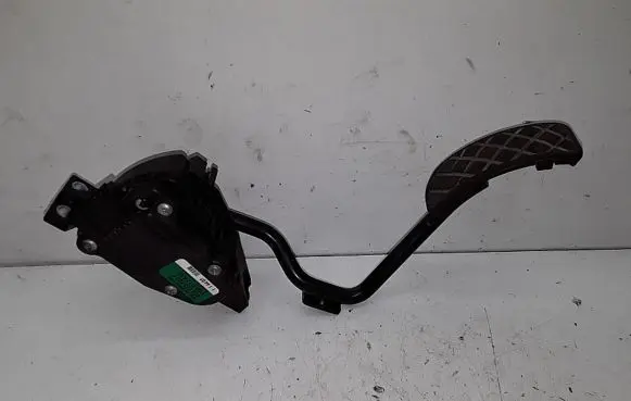 Audi A8 S8 D3 4E Accelerator throttle pedal 4E2723523F