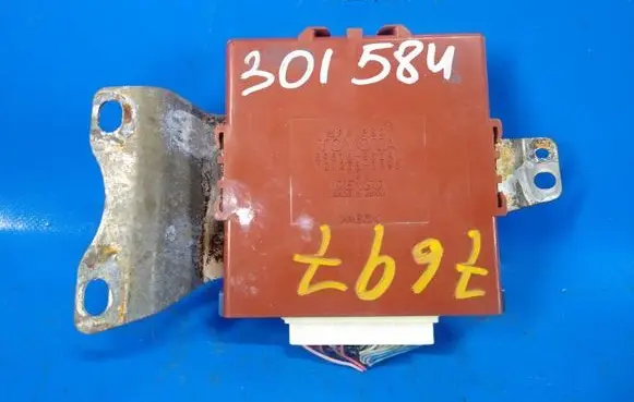 Lexus IS 220D-250-350 Central body control module 8967053091