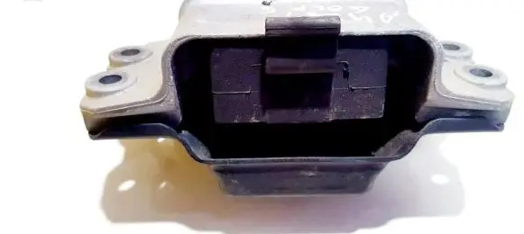 Volkswagen Golf V Engine mount bracket 1k0199555 173149