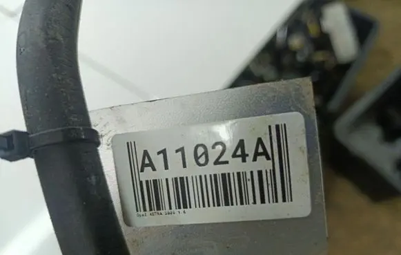 Opel Astra H Engine coolant pipe/hose 11024A